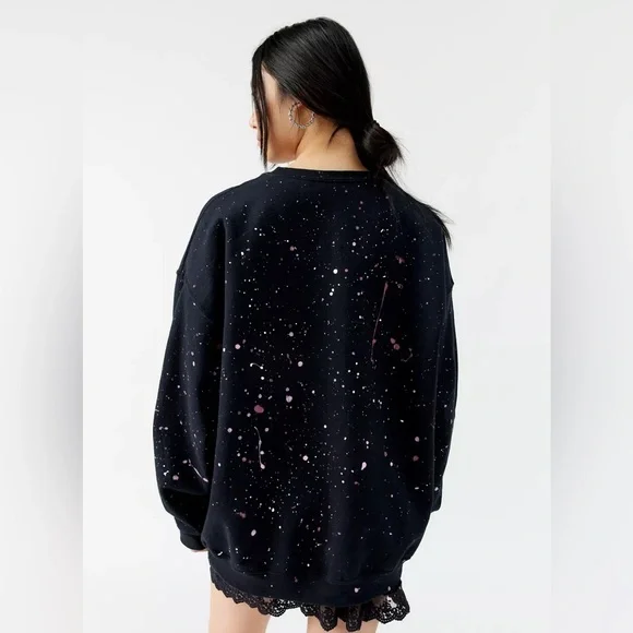 NWT Urban Renewal Remade Bow Painted Sweatshirt in Black, size L PTP 25” - Picture 2 of 14